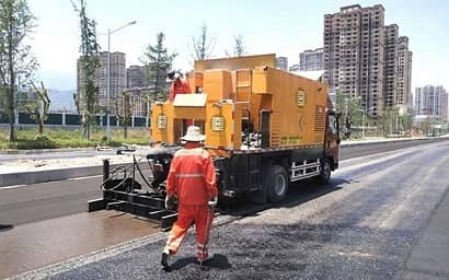 Control de calidad de la construcción de micropavimentos de carreteras.